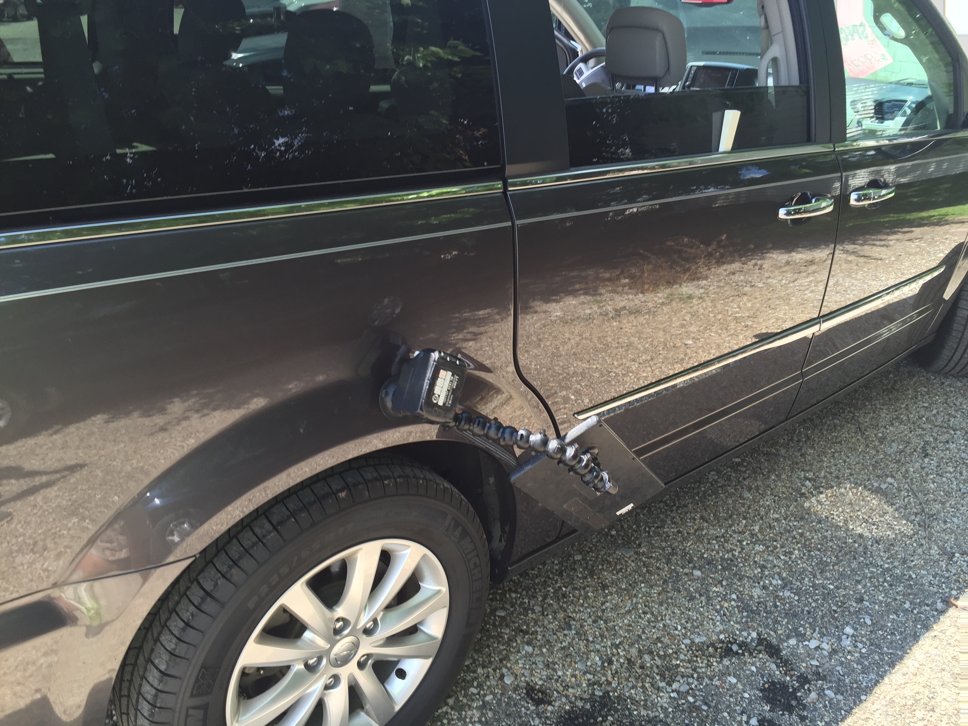 Springfield, IL Dent Repair, 2015 Chrysler Town & Country Sliding door, paintless dent Repair, http://217dent.com