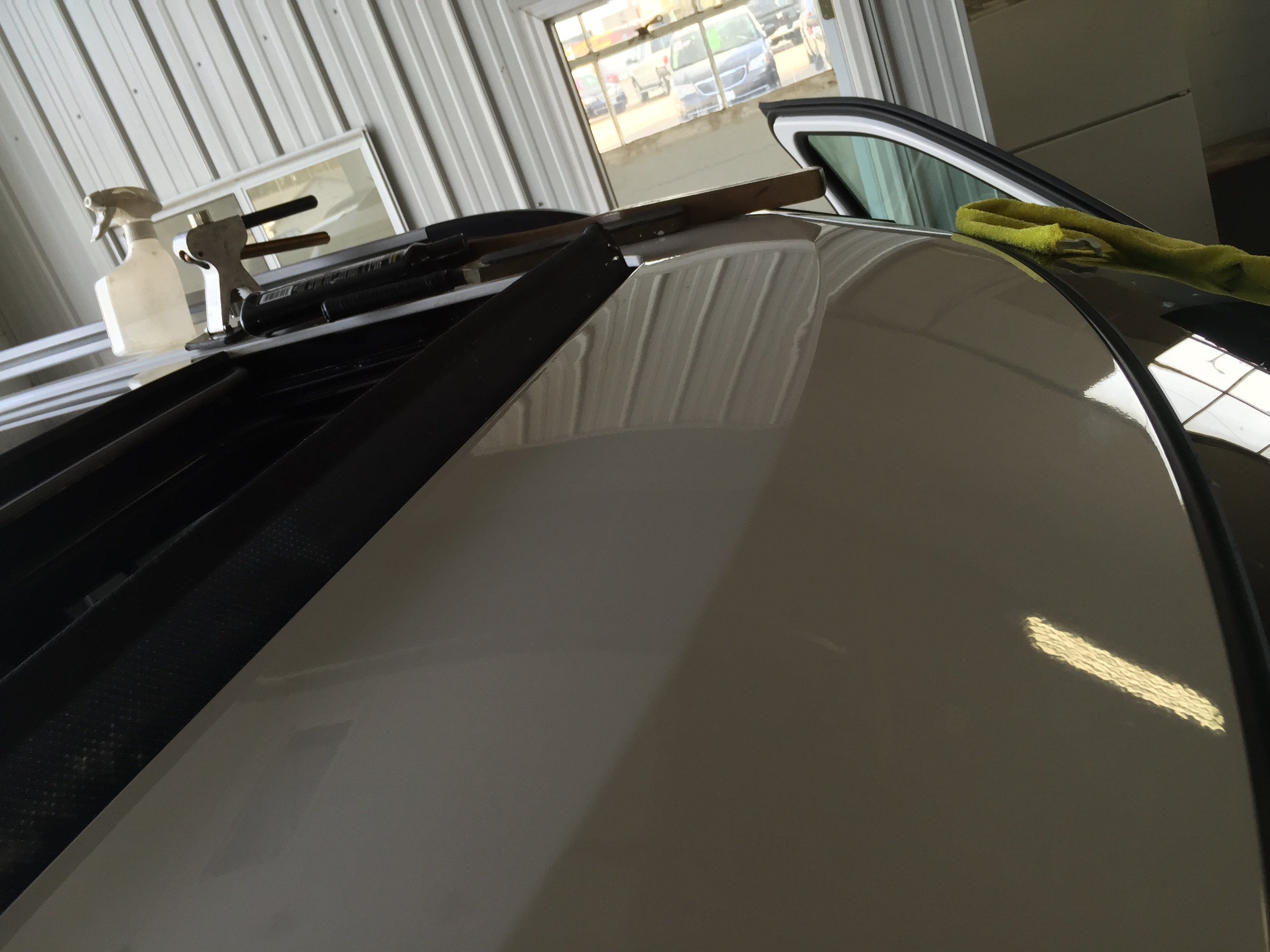 2014 Ford Explorer XLT Tri Coat White, Paintless Dent Repair Roof Dents, Mobile Dent Repair. , Springfield IL, Pana IL Taylorville IL