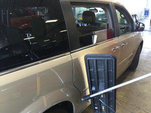 2016 Town & Country Dent Removal, passenger Sliding door, Mobile Dent Repair Springfield, IL https://217dent.com