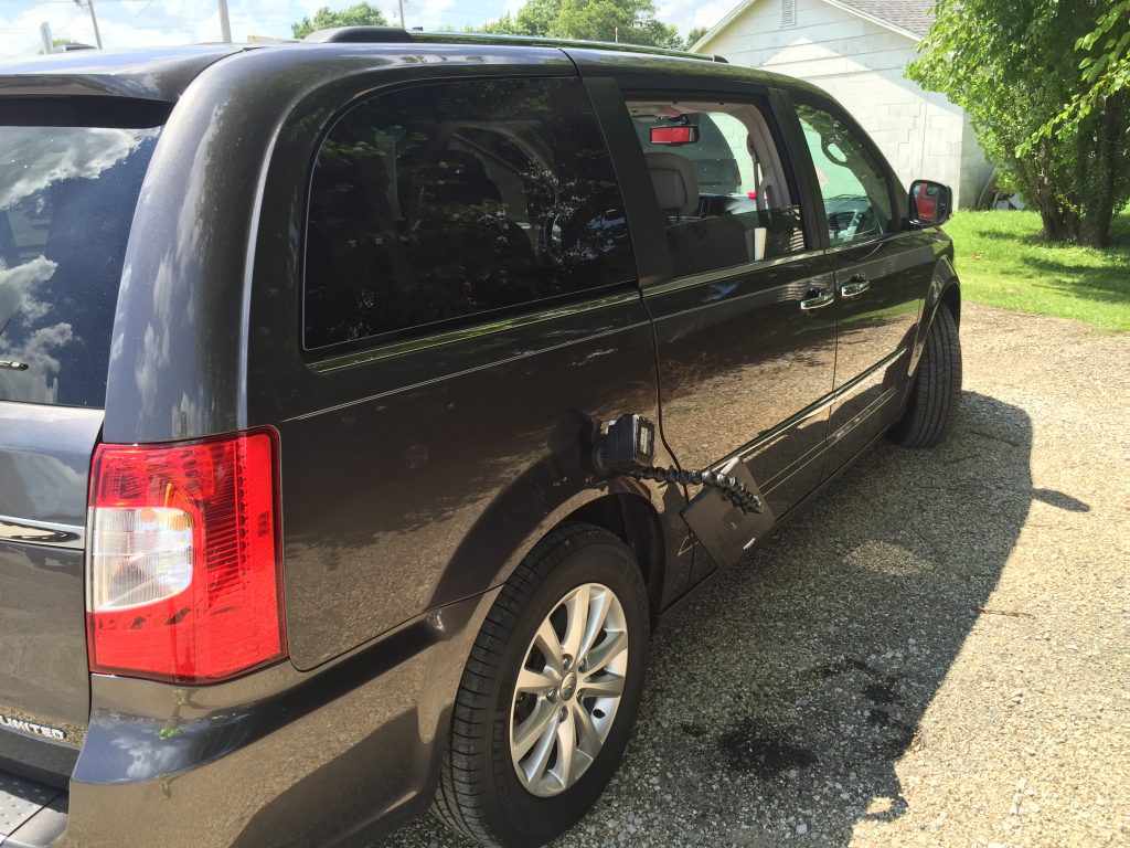 Springfield, IL Dent Repair, 2015 Chrysler Town & Country Sliding door, paintless dent Repair, http://217dent.com